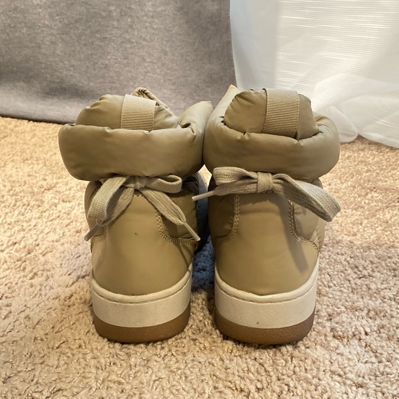 H&M puffer boots, sneakers. Size 8.5. Used. - Picture 3 of 7